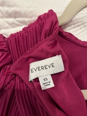 Evereve Magenta Pleated Blouse NWOT; purchased and never wore the top.